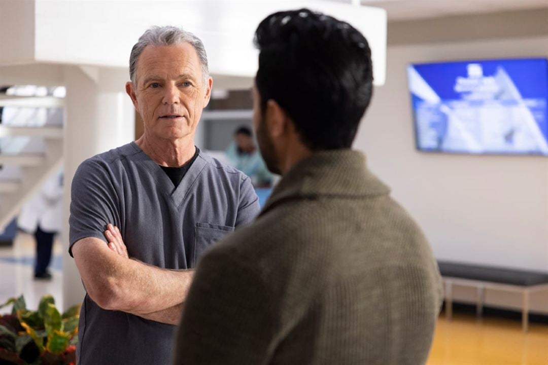 The Resident : Photo Bruce Greenwood