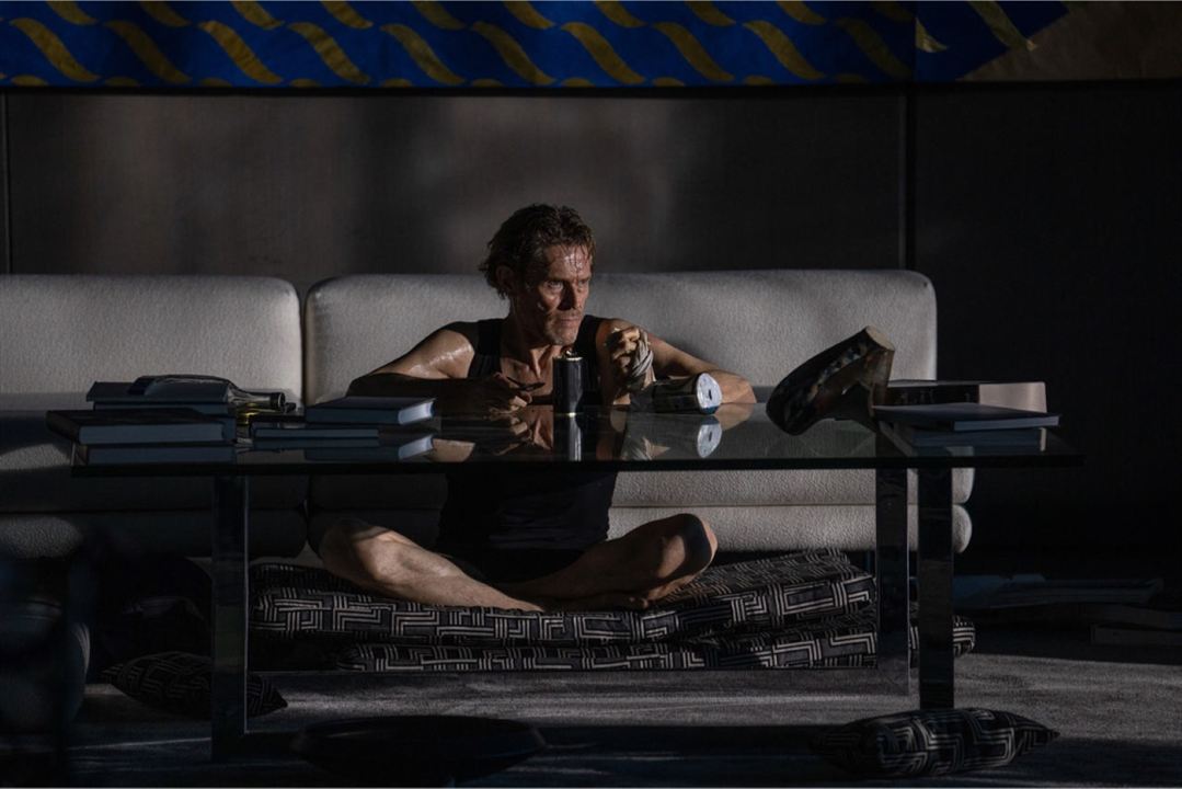 À l'intérieur : Photo Willem Dafoe