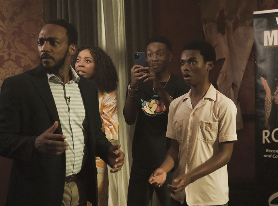 We Have a Ghost : Photo Anthony Mackie, Erica Ash, Jahi Di'Allo Winston, Niles Fitch