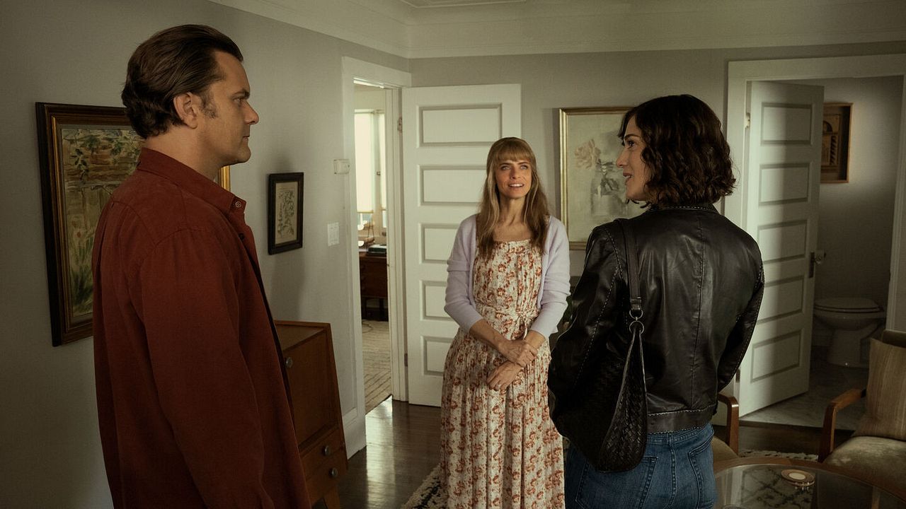 Photo Lizzy Caplan, Joshua Jackson, Amanda Peterson