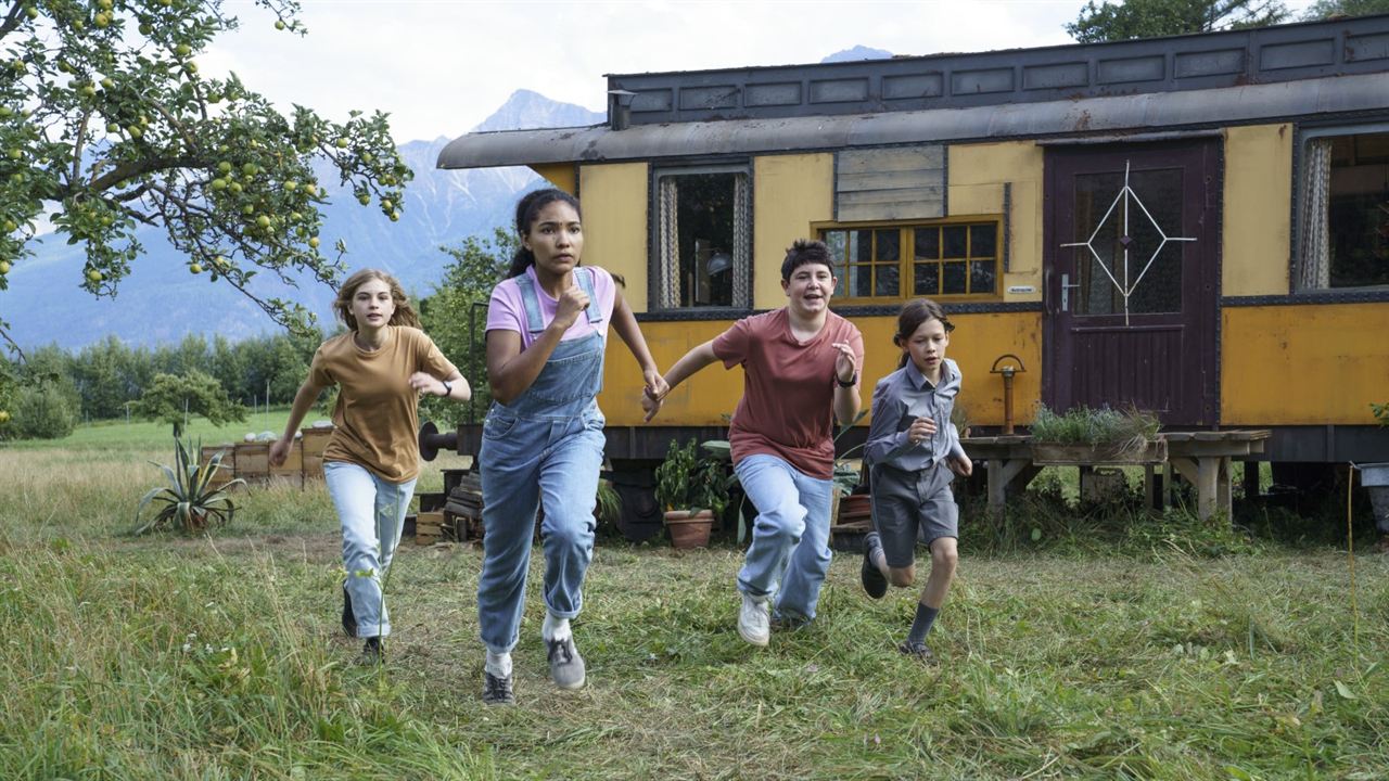 Das fliegende Klassenzimmer : Photo Wanja Valentin Kube, Leni Deschner, Lovena Börschmann-Ziegler, Morten Völlger