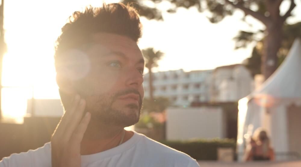 Kev Adams : de l'autre côté du miroir : Photo