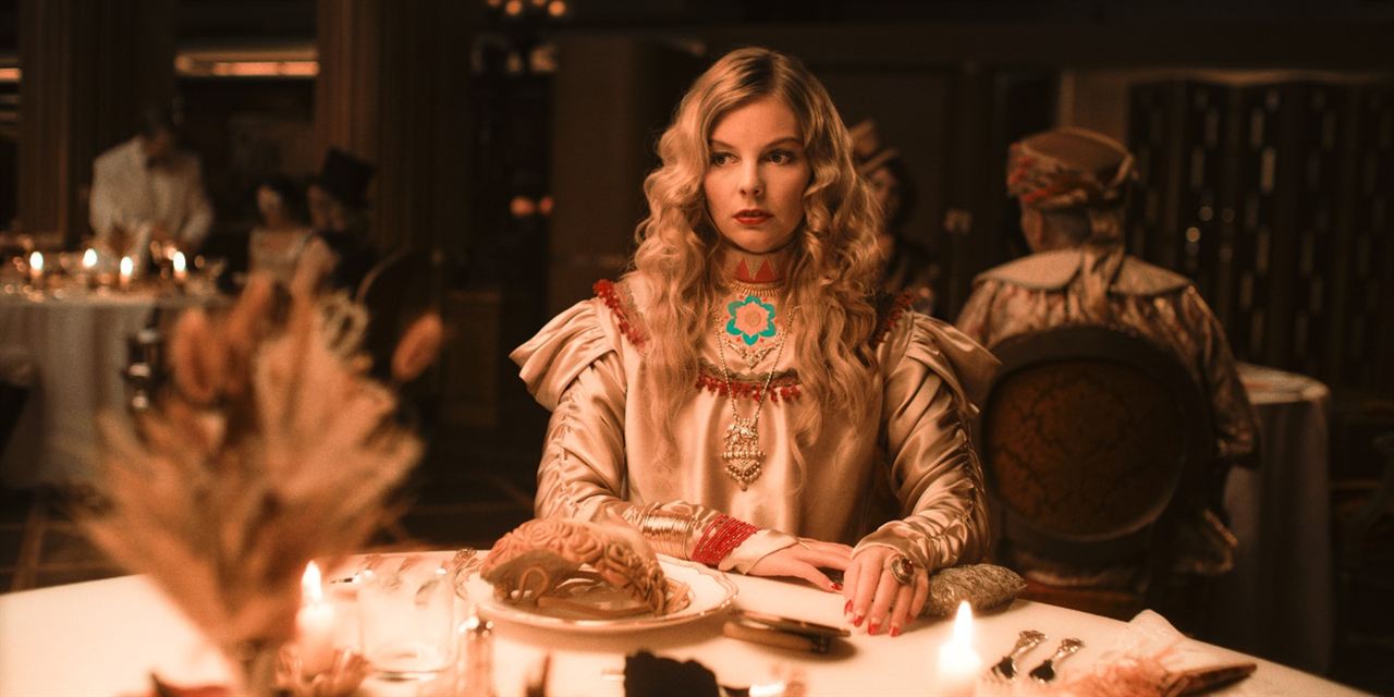 The Haunting of the Queen Mary : Photo Nell Hudson