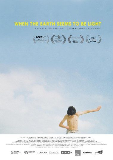 Affiche du film When the Earth Seems to Be Light
