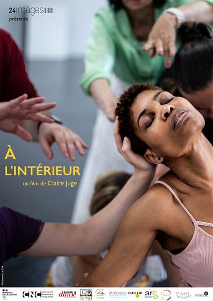 À l’intérieur