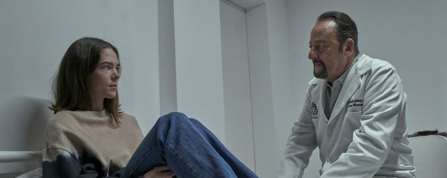 Distribution De Qui A Tué Sara Saison 3 Jean Reno Qui a tué Sara : quel rôle pour Jean Reno dans la saison 3 sur Netflix