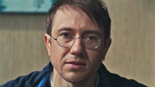 À pied d'œuvre Trailer