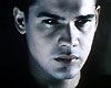 "Course-poursuite magique" - Caleb (Steven Strait) et ses amis poursuivis par la police.