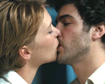 Emma Watson la braqueuse au micro; Un remake US pour "Un prophète"; Le chiffre : Cabourg; TV : permis de mater, permis de zapper; Le courrier : Mark Wahlberg; En rab' : Julie Delpy et Ethan se re; retrouvent