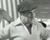 "Coup de pied au c..." - M. Hulot (Jacques Tati) s'en prend à un touriste.