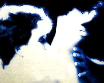 Saviez-vous que le film a remporté plus de 500 millions de dollars de recettes ? Que Mickey Rourke a failli jouer le rôle de Patrick Swayze ? Que l'acteur et le "fantôme du métro" sont tous deux décédés à 57 ans ?