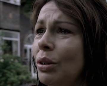 Trois jours plus tard, après avoir été terrassée par un mystérieux virus, Abby se réveille pour découvrir que tout le monde est mort dans le quartier. Serait-elle l'unique survivante ?