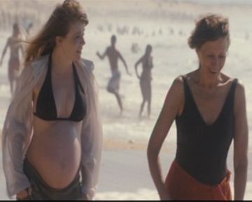 "Je peux toucher votre ventre ?" - Mousse est abordée par une estivante envahissante...