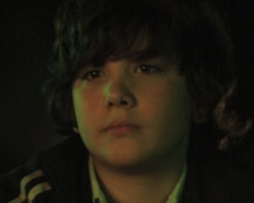 Enfance clandestine Trailer