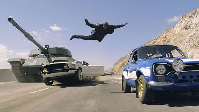 "Dans 500 mètres, sautez par-dessus le train, puis dans 1 kilomètre, prenez l’autoroute à contre sens."