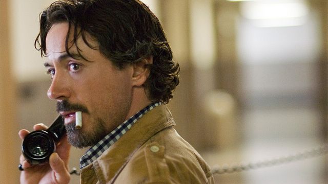 "Vous l'avez reçu aussi ?" - Paul Avery (Robert Downey Jr.) propose de faire la Une sur les meurtres du Zodiac.