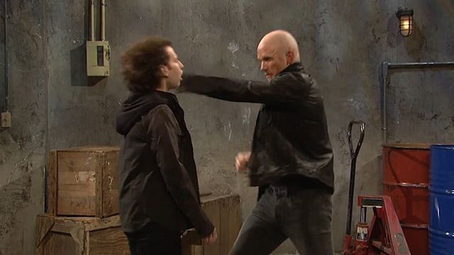 Il vous présente : "Les bouchées au boeuf de Jason Statham". Un snack pour garder la pêche sur les tournages mouvementés.