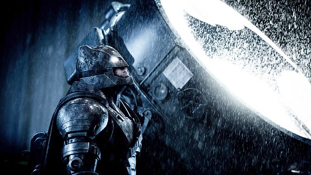 Moins de Man of Steel dans Batman V Superman, un teaser pour The Flash saison 2, des nouvelles de Hellboy 3, Batman est-il un tueur ou un justicier ?...