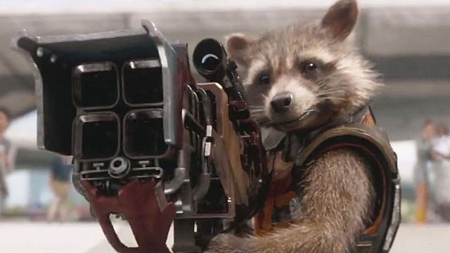 "Oh, regarde-le, il est trop mignon ! Ouais, ben fais gaffe, quand même..."