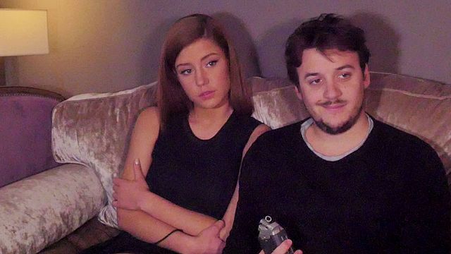 Rencontre avec Adèle Exarchopoulos et le réalisateur Pierre Godeau au sujet d'Eperdument, adapté d' l'histoire de Florent Gonçalves, un directeur de prison tombé amoureux d'une de ses détenues...