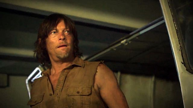 Et si Daryl Dixon se battait contre des zombies... en hoverboard ? Chez Jimmy Kimmel, tout est possible.