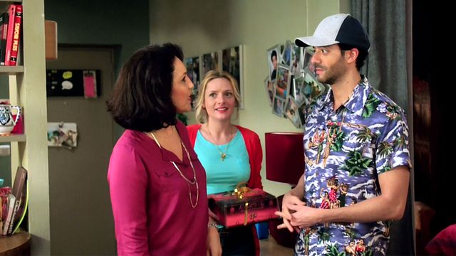 Retrouvez tous les épisodes de En Famille sur 6 play