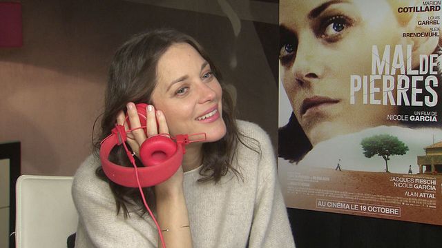 On a remplacé les questions... par des chansons. Marion Cotillard se prête à notre interview blind-test ! L'occasion d'évoquer Mal de pierres et plus largement son actualité : Alliés, Juste la fin du monde, Rock'n roll... Et aussi se souvenir en musique de son film préféré !