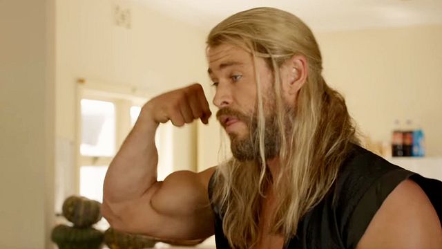 Une nouvelle vidéo mettant en scène Thor et son coloc Darryl a été dévoilée&nbsp;: cette fois-ci, le Dieu d’Asgard décide de se trouver un serviteur.