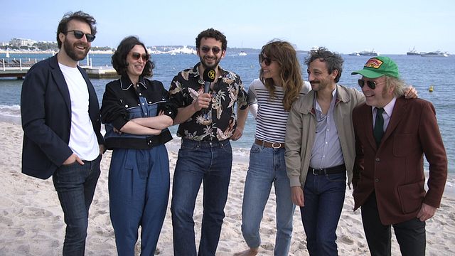 L'équipe de "Yves" reprend a capella, sur une plage cannoise, le rap du film !