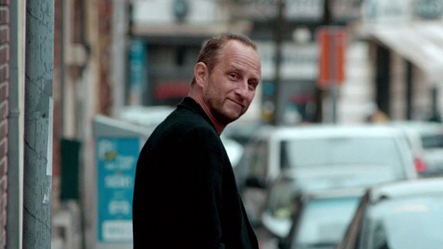 Une place sur la terre Bande-annonce