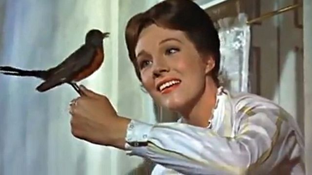 Comment faire un tube électro avec un vieux Walt Disney... C'est le défi que s'était lancé Nick Bertke. Résultat un vrai hit qui remixe habillement sons, musiques du film et dialogues du culte Mary Poppins.