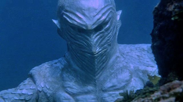 Au sommaire : Le film de la semaine :&nbsp;"Robots 2000, odyssée sous-marine" -&nbsp;"Marx Thayer" : Commando, Massacre &amp; Anti-Communisme - L'extrait en trop : "Gangland 2010".