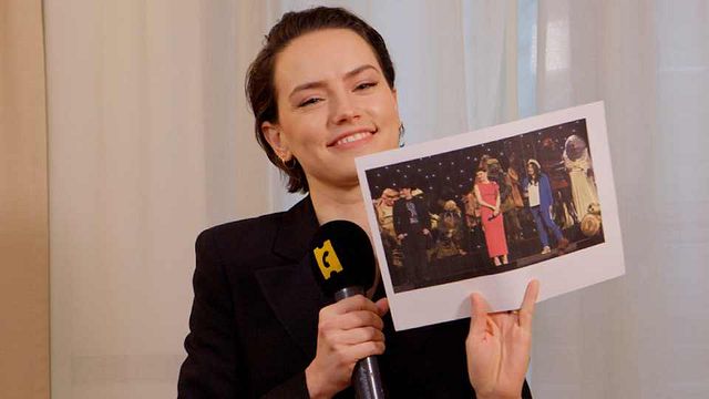 Daisy Ridley revient avec nous sur les moments marquants de sa carrière, en commentant des photos qui y sont liées. De "La Vie rêvée de Miss Fran" à "Star Wars", en passant par son film préféré et son doublage pour un long métrage Ghibli.