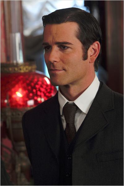 Yannick Bisson beauty and the beast