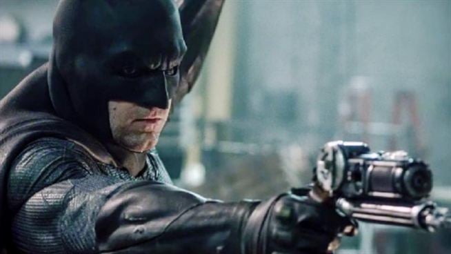 Arrowverse : Batman / Bruce Wayne apparaîtra dans le cross-over Crisis on  Infinite Earths - News Séries - AlloCiné