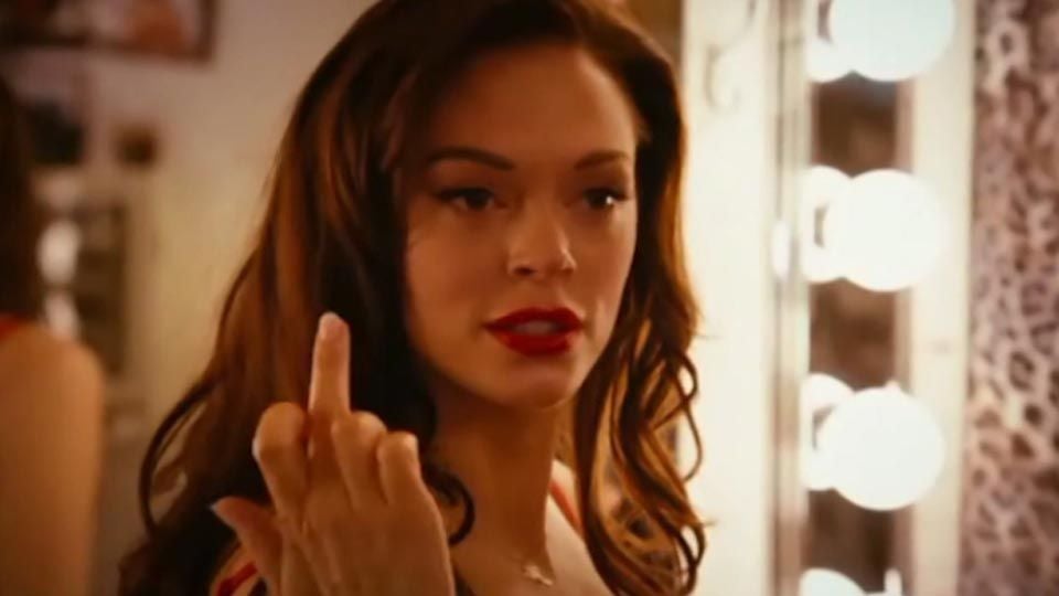 Que Veut Dire Le Doigt D Honneur Doigts d'honneur au cinéma - Le mash up culotté ! - AlloCiné