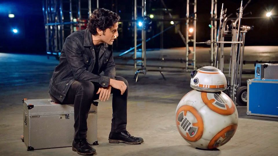 Poe Dameron et BB8 ont un message pour vous ! - AlloCiné
