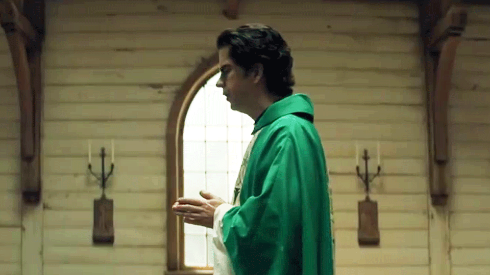 Serie Sermons De Minuit Midnight Mass Saison 1 Bande-annonce VO - Trailer Sermons de minuit