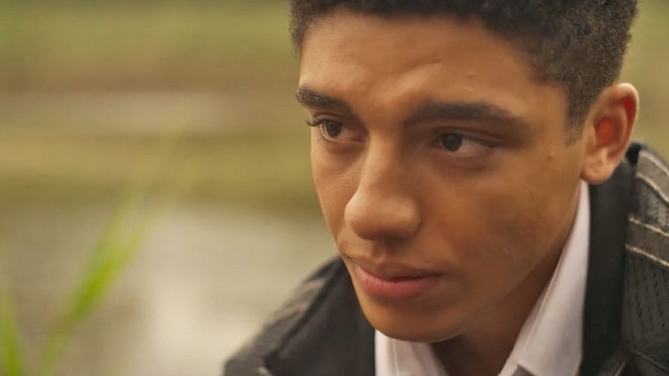 Mal & Fils saison 1 Bandeannonce VF Trailer Mal & Fils S01 AlloCiné